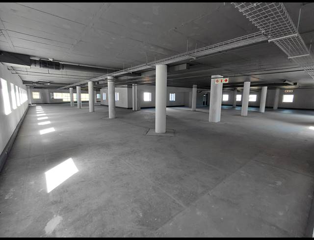 3,688M² OFFICE TO LET IN VORNA VALLEY